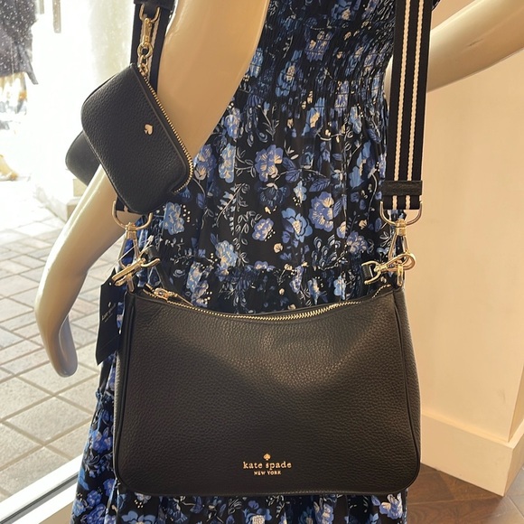 Kate Spade Rosie Shoulder Bag With Tech Attachment AirPod
Black
NWT - Picture 12 of 16